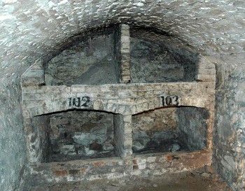 Einer der Vaults, die als Speicherplatz verwendet wurden<br />(© Wikimedia/Kjetil Bjørnsrud)